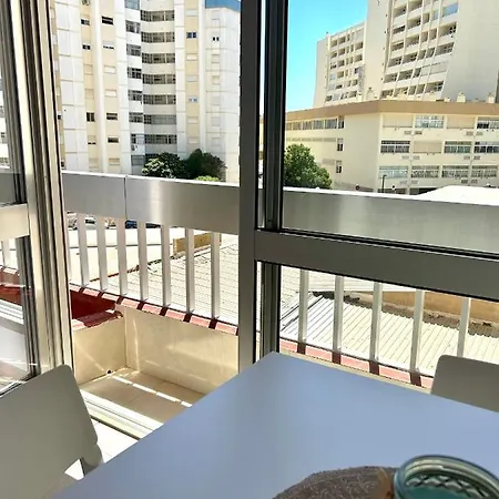 Sunstudio Tarik Al Apartment *