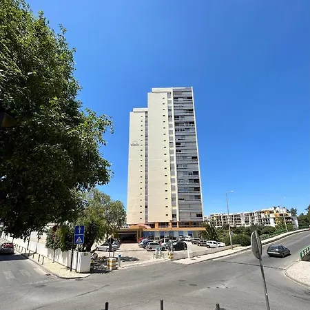 Sunstudio Tarik Al Apartment